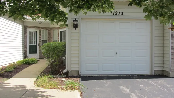 $2,100 | 1213 Cranbrook Drive, Schaumburg, IL 60193