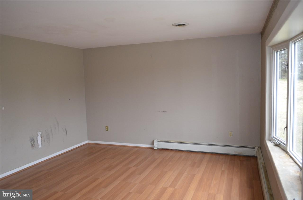 151 Grove Road New Park, PA 17352 - Photo 5 of 26 Gallery Image 5