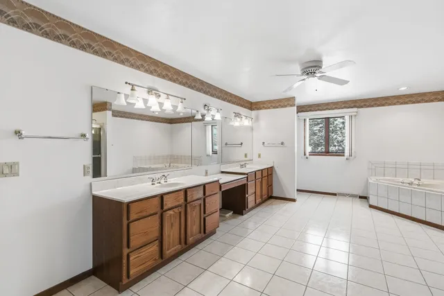 $1,399,000 | E12805 West Point Drive, Merrimac, WI 53561