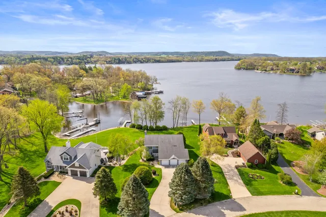 $1,399,000 | E12805 West Point Drive, Merrimac, WI 53561