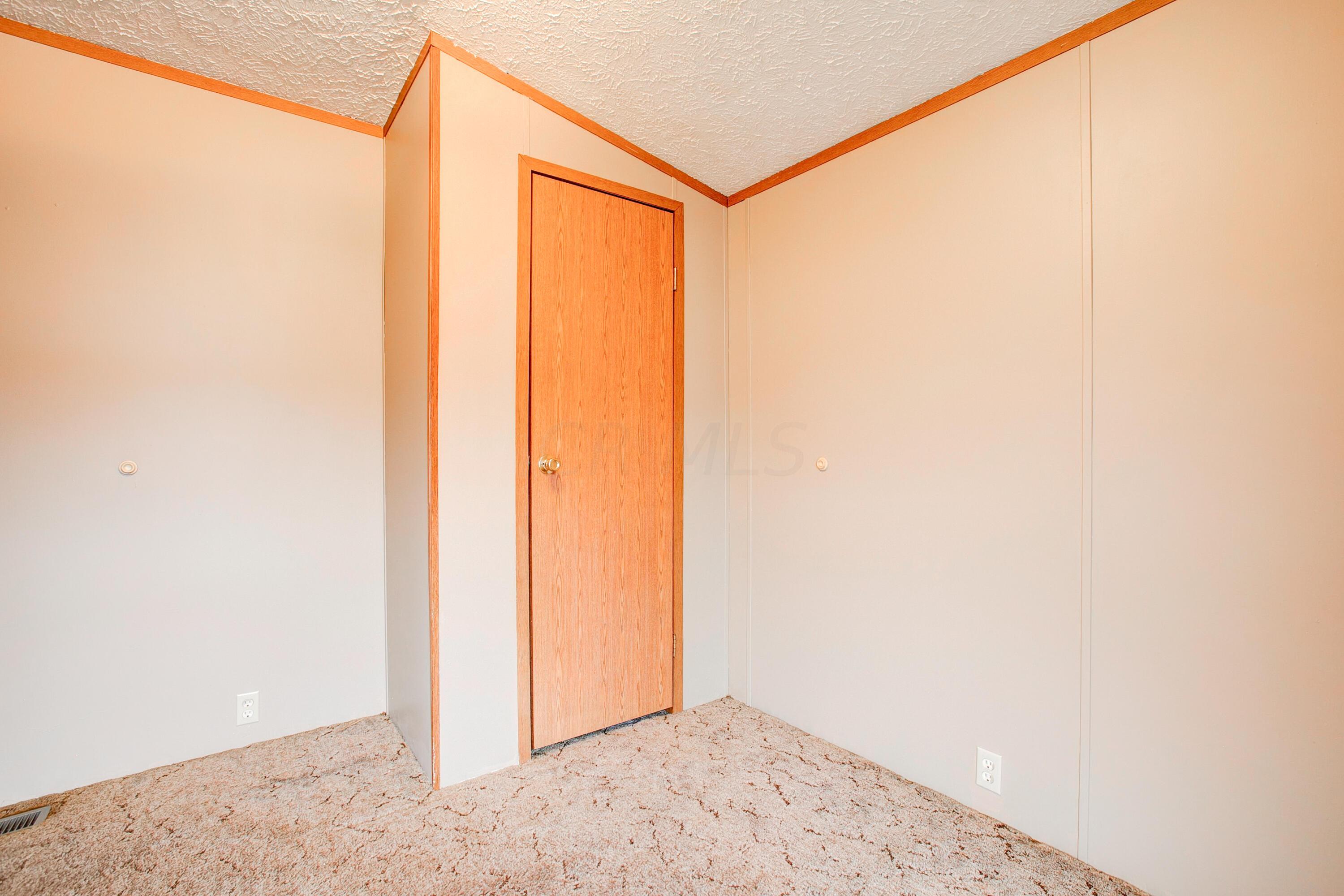 4711 Walnut Road, Unit L26 Buckeye Lake, OH 43008 - Photo 18 of 22 2nd Bedroom