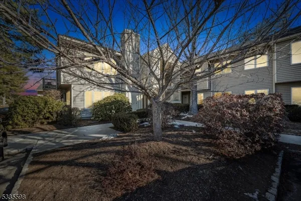 $2,100 | 26 Troon Terrace, Annandale, NJ 08801
