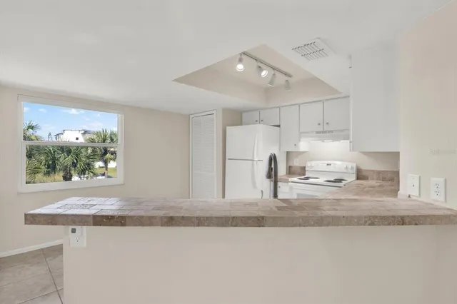 $4,485,000 | 812 East Gulf Boulevard, Indian Rocks Beach, FL 33785