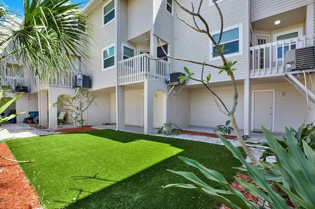 $4,485,000 | 812 East Gulf Boulevard, Indian Rocks Beach, FL 33785