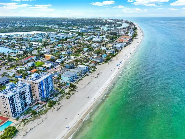 $4,485,000 | 812 East Gulf Boulevard, Indian Rocks Beach, FL 33785