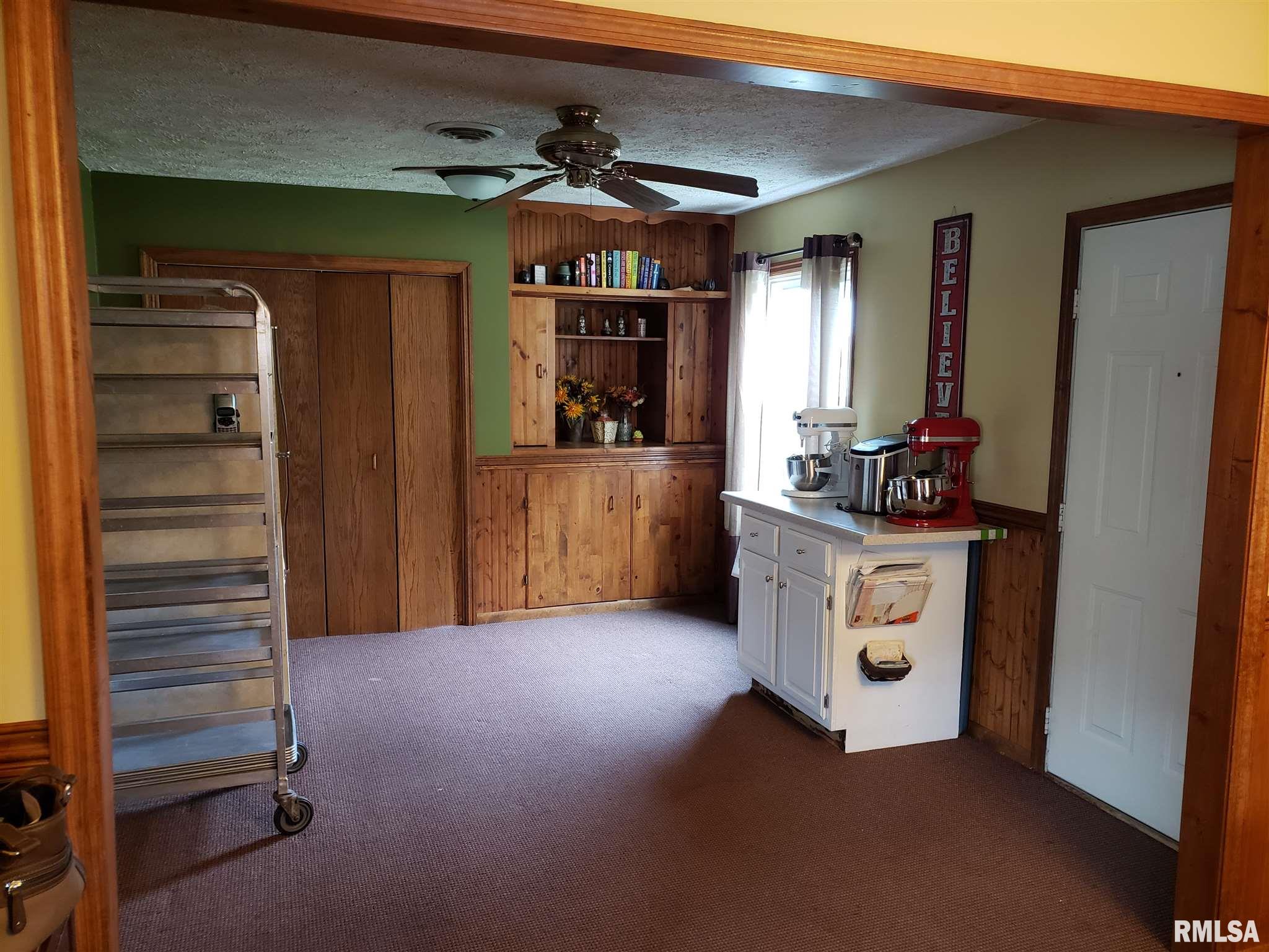 3068 Louise Lane Springfield, IL 62702 - Photo 2 of 16