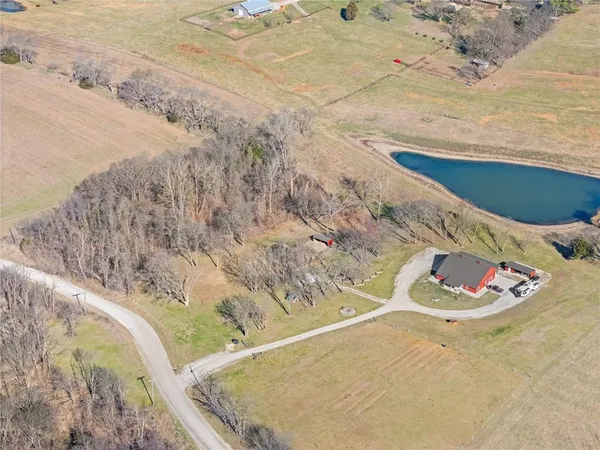 $639,000 | 27900 East Dye Store Road, Weston, MO 64098