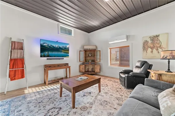 $639,000 | 27900 East Dye Store Road, Weston, MO 64098