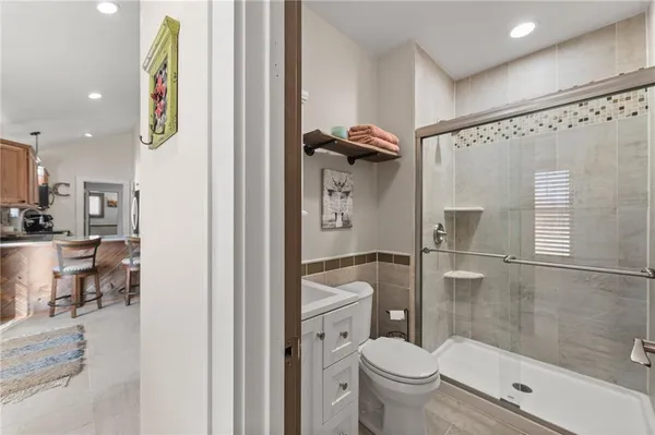 $639,000 | 27900 East Dye Store Road, Weston, MO 64098