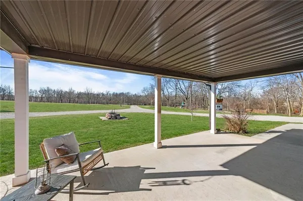 $639,000 | 27900 East Dye Store Road, Weston, MO 64098