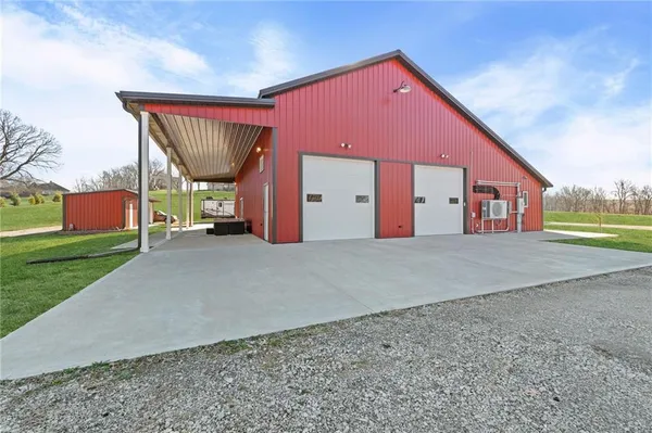 $639,000 | 27900 East Dye Store Road, Weston, MO 64098