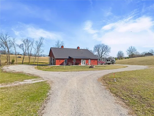 $639,000 | 27900 East Dye Store Road, Weston, MO 64098