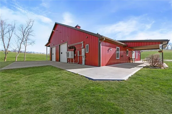 $639,000 | 27900 East Dye Store Road, Weston, MO 64098