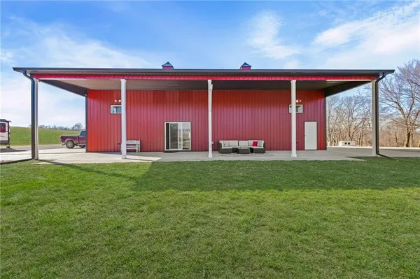 $639,000 | 27900 East Dye Store Road, Weston, MO 64098