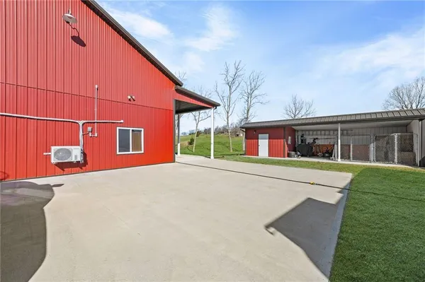 $639,000 | 27900 East Dye Store Road, Weston, MO 64098