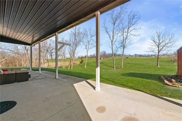 $639,000 | 27900 East Dye Store Road, Weston, MO 64098