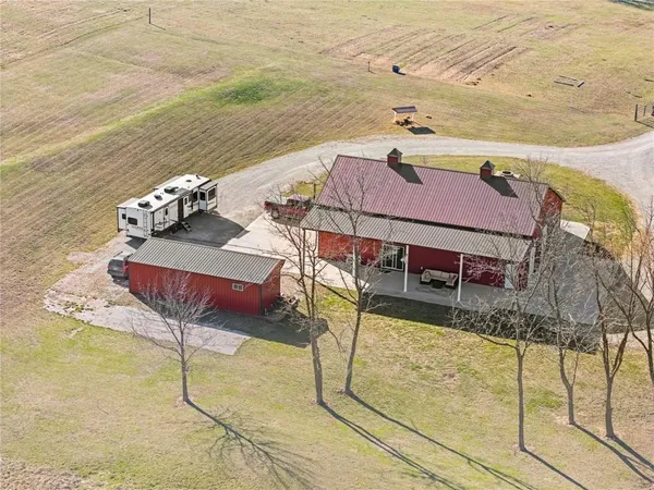 $639,000 | 27900 East Dye Store Road, Weston, MO 64098