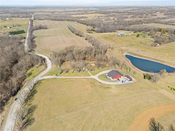 $639,000 | 27900 East Dye Store Road, Weston, MO 64098