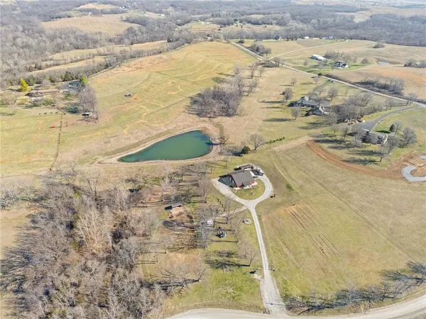 $639,000 | 27900 East Dye Store Road, Weston, MO 64098