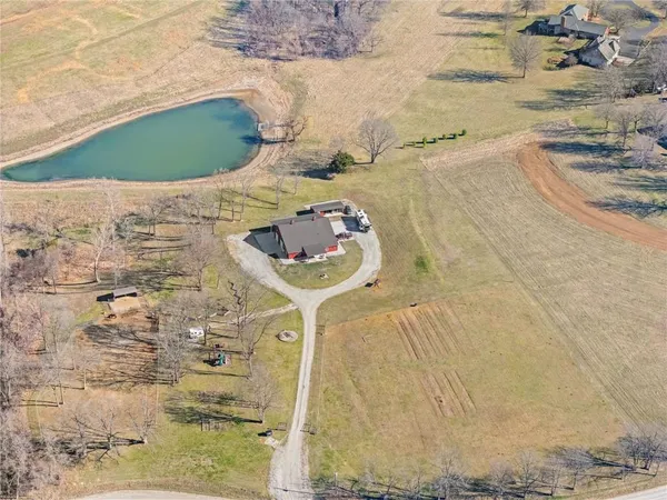 $639,000 | 27900 East Dye Store Road, Weston, MO 64098