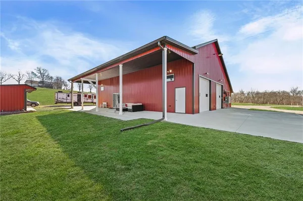 $639,000 | 27900 East Dye Store Road, Weston, MO 64098