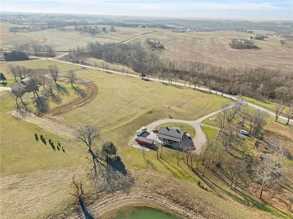 $639,000 | 27900 East Dye Store Road, Weston, MO 64098