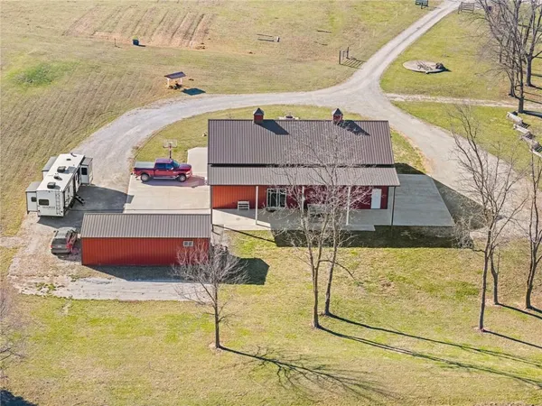 $639,000 | 27900 East Dye Store Road, Weston, MO 64098