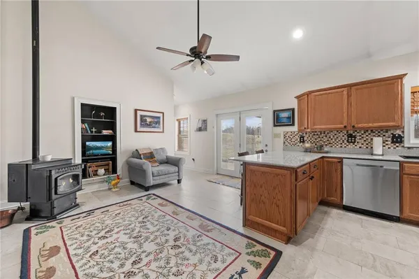 $639,000 | 27900 East Dye Store Road, Weston, MO 64098