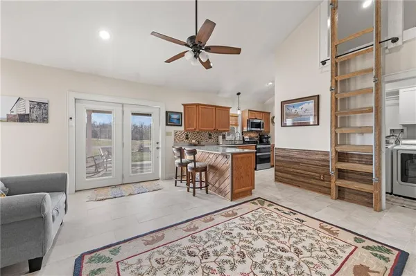 $639,000 | 27900 East Dye Store Road, Weston, MO 64098