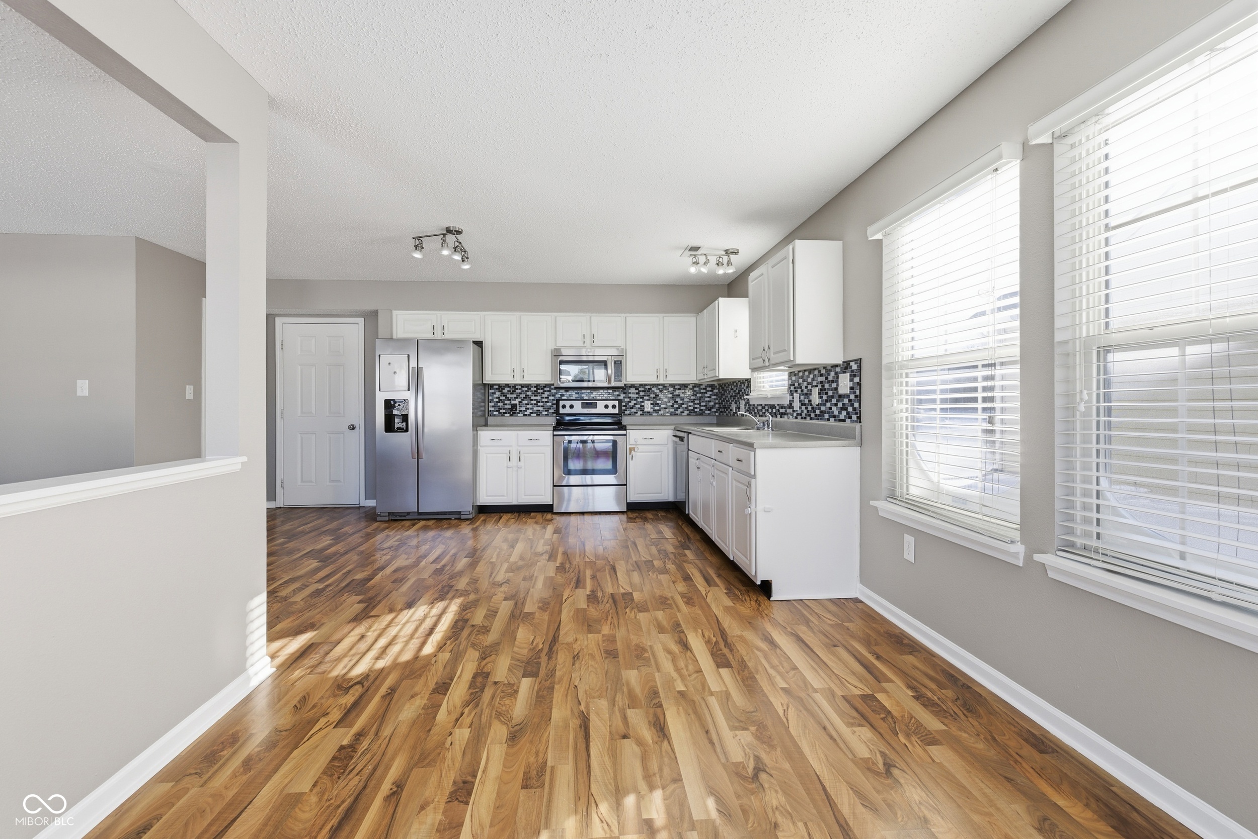 584 Springtree Lane Avon, IN 46123 - Photo 13 of 39