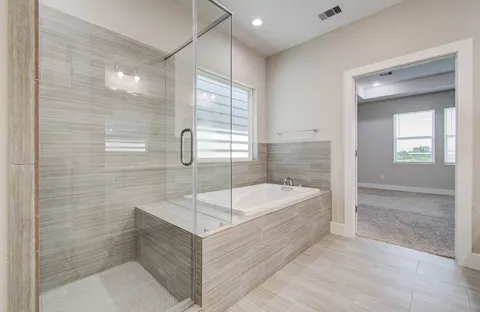 $355,000 | 5522 Rosslyn Road, Houston, TX 77091