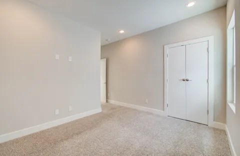 $355,000 | 5522 Rosslyn Road, Houston, TX 77091