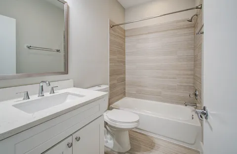 $355,000 | 5522 Rosslyn Road, Houston, TX 77091