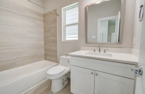 $355,000 | 5522 Rosslyn Road, Houston, TX 77091