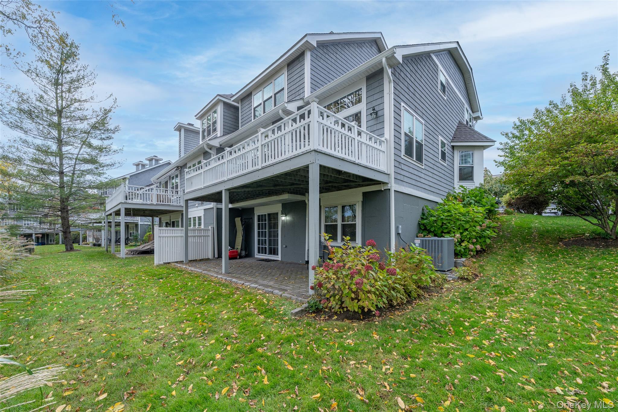 9 High Ridge Road Ossining, NY 10562 - Photo 4 of 50 a view of a house with a yard