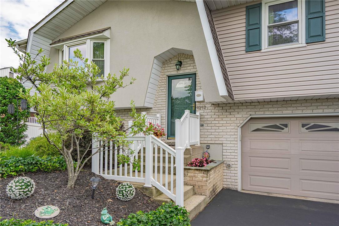 4252 Briarcliff Road Allentown, PA 18104 - Photo 2 of 22
