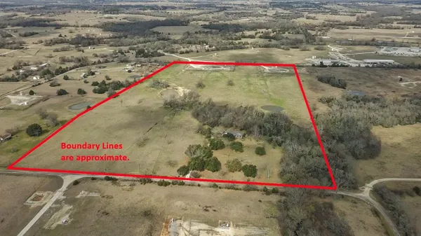 $587,500 | 210 County Road 752, Donie, TX 75838
