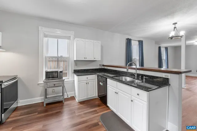 $530,000 | 800 Anderson Street, Charlottesville, VA 22903