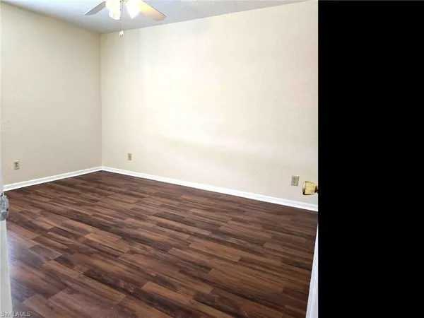 $1,800 | 4615 Bayshore Drive, Unit E8, Naples, FL 34112