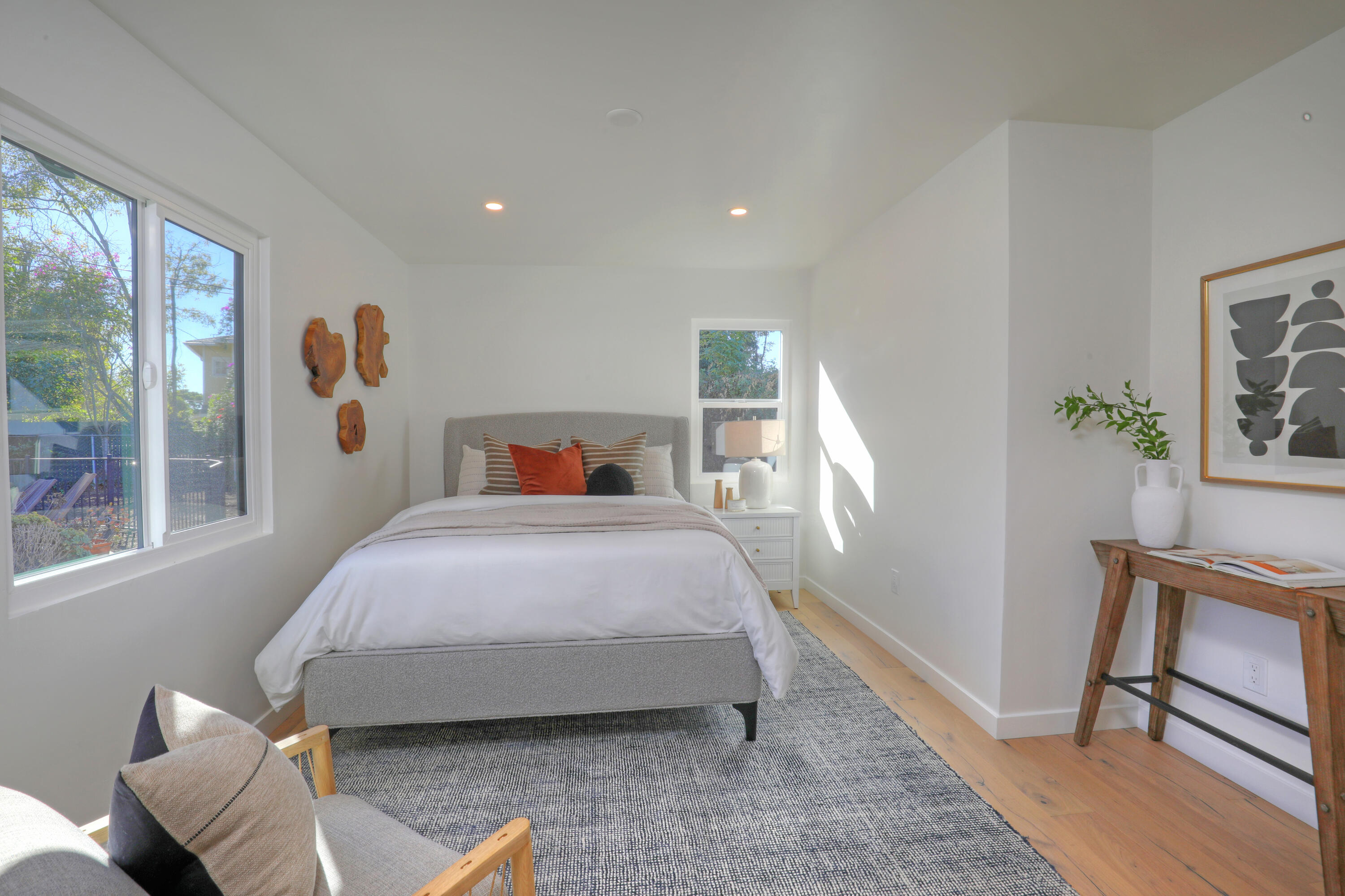 5207 Kirk Drive Santa Barbara, CA 93111 - Photo 10 of 25 Pool_View_Room_2