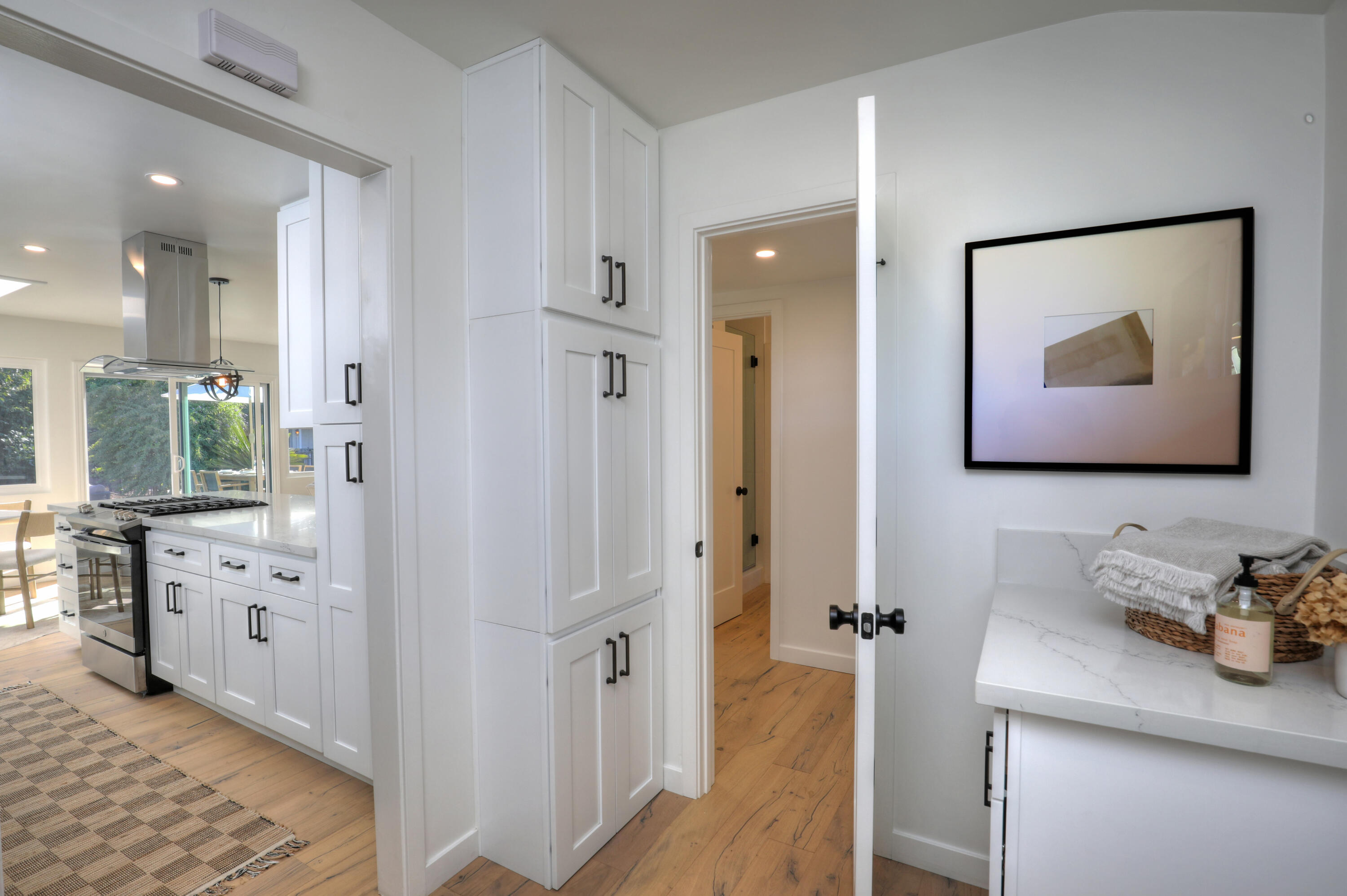 5207 Kirk Drive Santa Barbara, CA 93111 - Photo 13 of 25 Laundry_Area : Kitchen