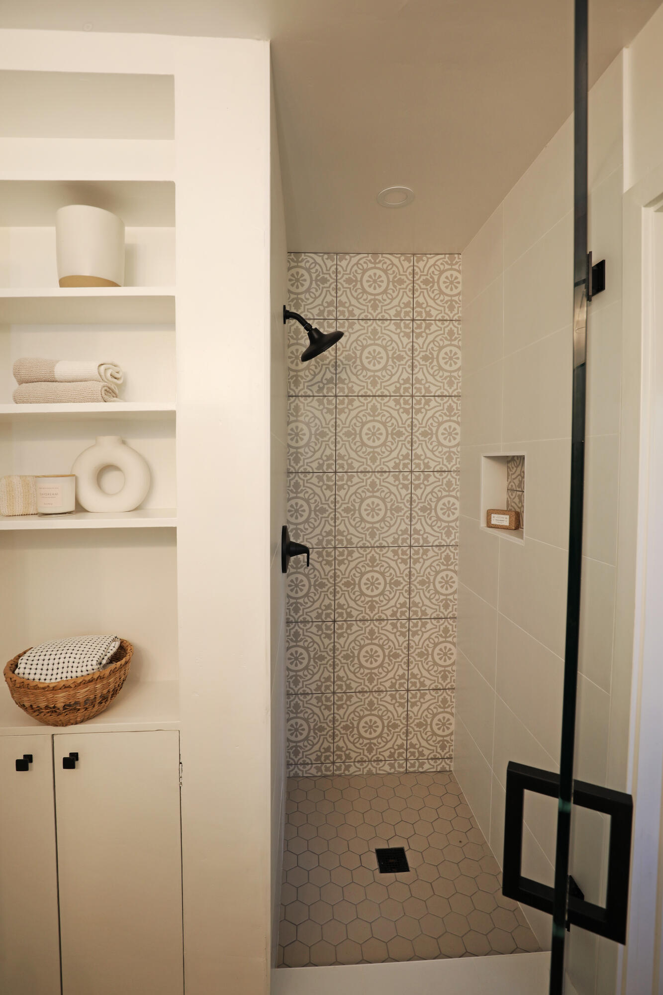 5207 Kirk Drive Santa Barbara, CA 93111 - Photo 18 of 25 Half_Bath