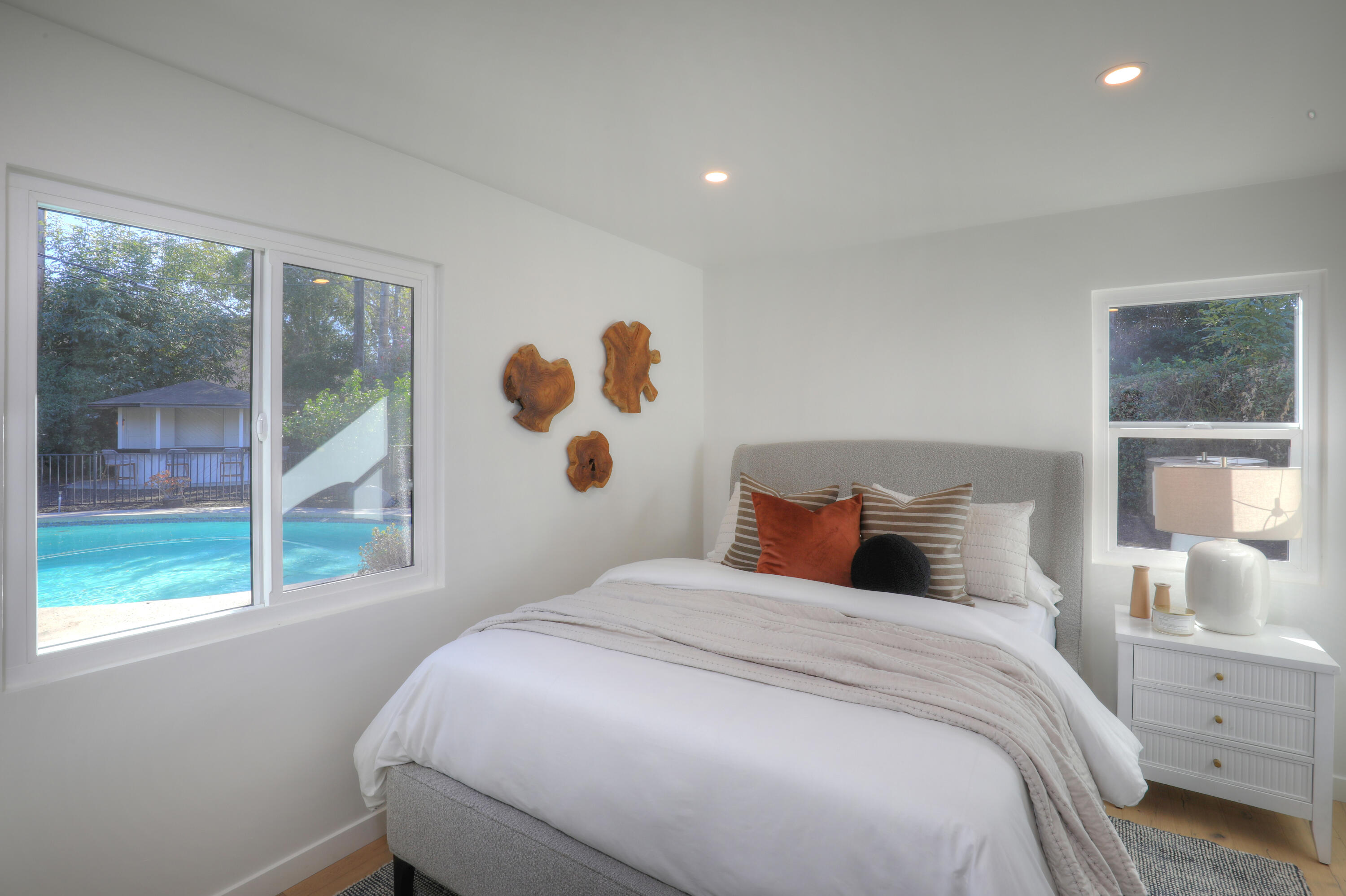 5207 Kirk Drive Santa Barbara, CA 93111 - Photo 23 of 25 Pool_View_Room