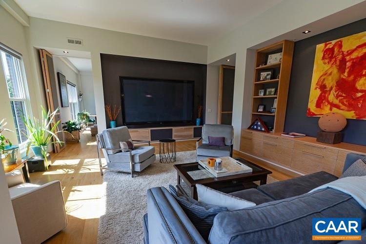 202 B Douglas Avenue, Unit 3B Charlottesville, VA 22902 - Photo 13 of 26