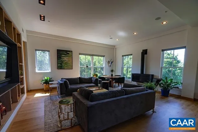 $7,000 | 202 B Douglas Avenue, Unit 3B, Charlottesville, VA 22902