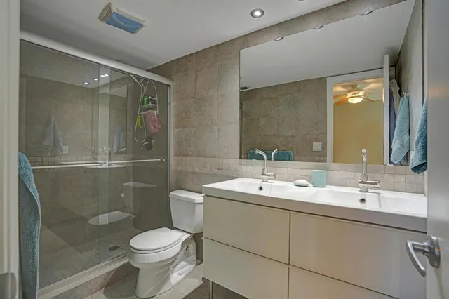 $2,800 | 1831 Sabal Palm Drive, Unit 202, Davie, FL 33324