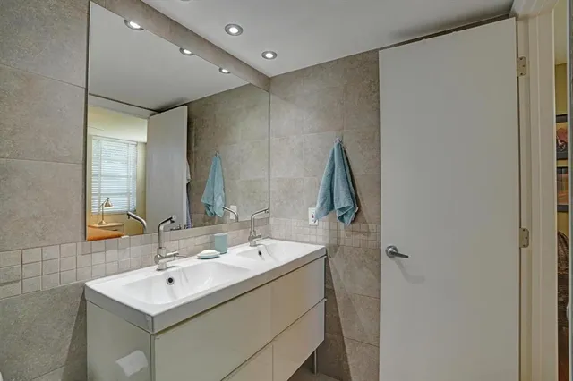 $2,800 | 1831 Sabal Palm Drive, Unit 202, Davie, FL 33324