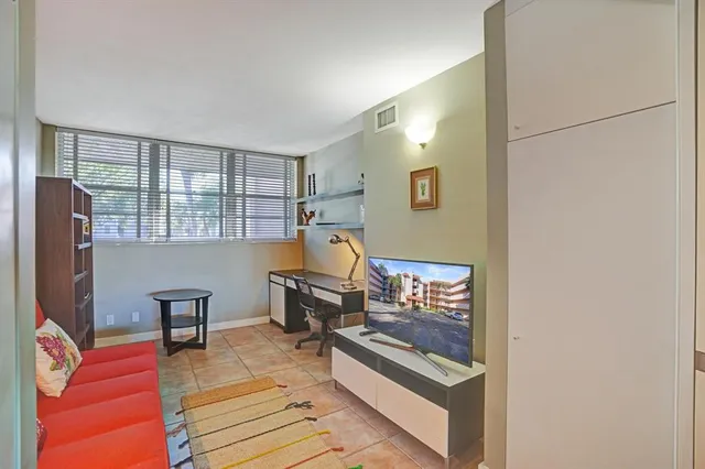 $2,800 | 1831 Sabal Palm Drive, Unit 202, Davie, FL 33324