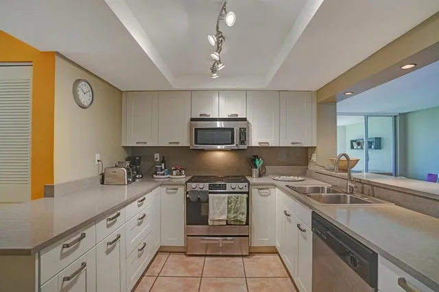 $2,800 | 1831 Sabal Palm Drive, Unit 202, Davie, FL 33324