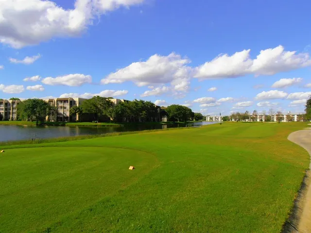 $2,800 | 1831 Sabal Palm Drive, Unit 202, Davie, FL 33324